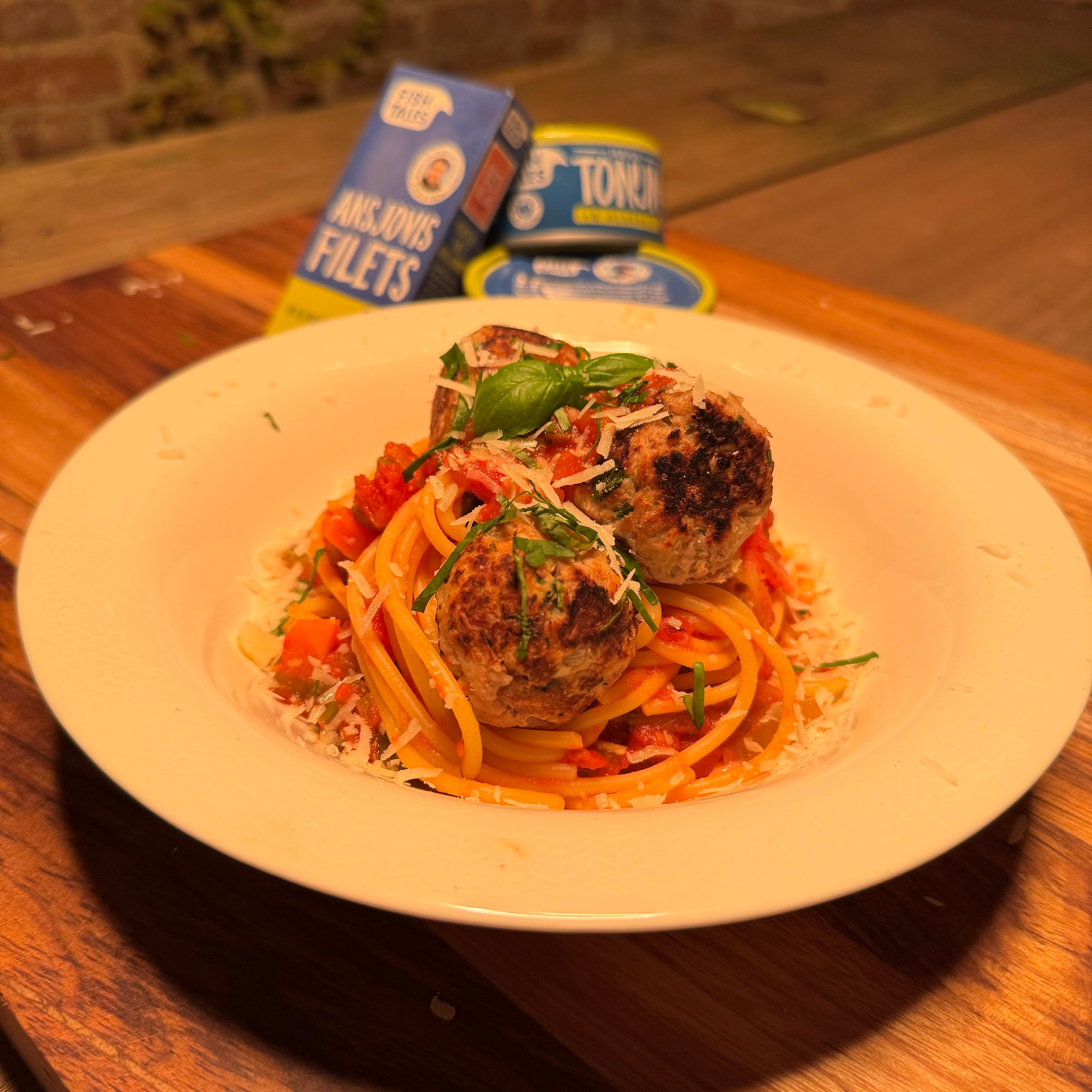 Spagehetti with tuna meatballs – The twisted chef
