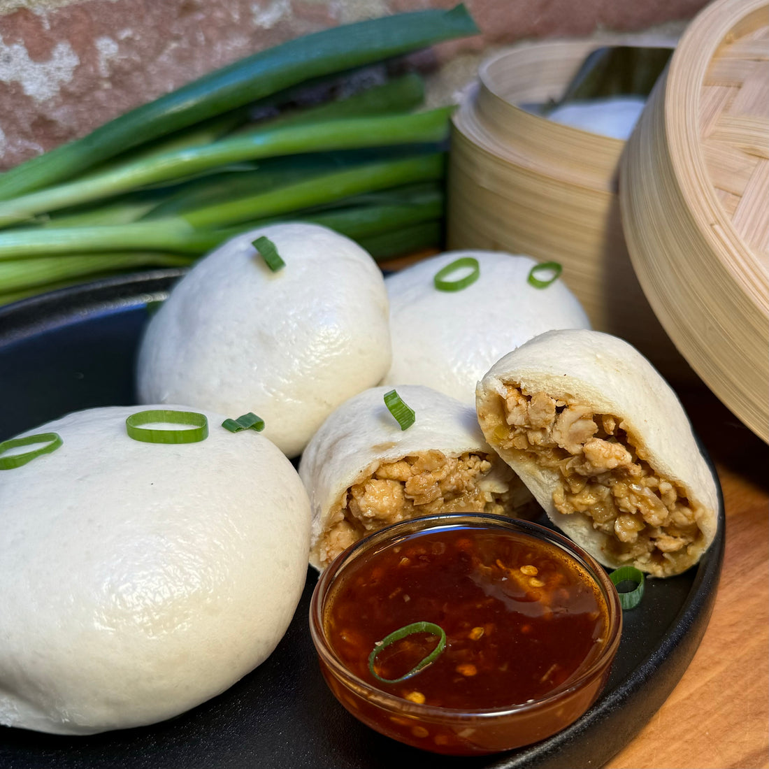 Chili chicken bao
