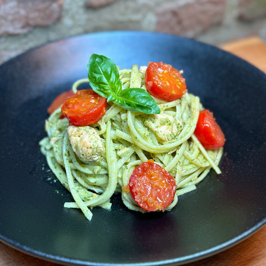 Creamy salmon pasta pesto